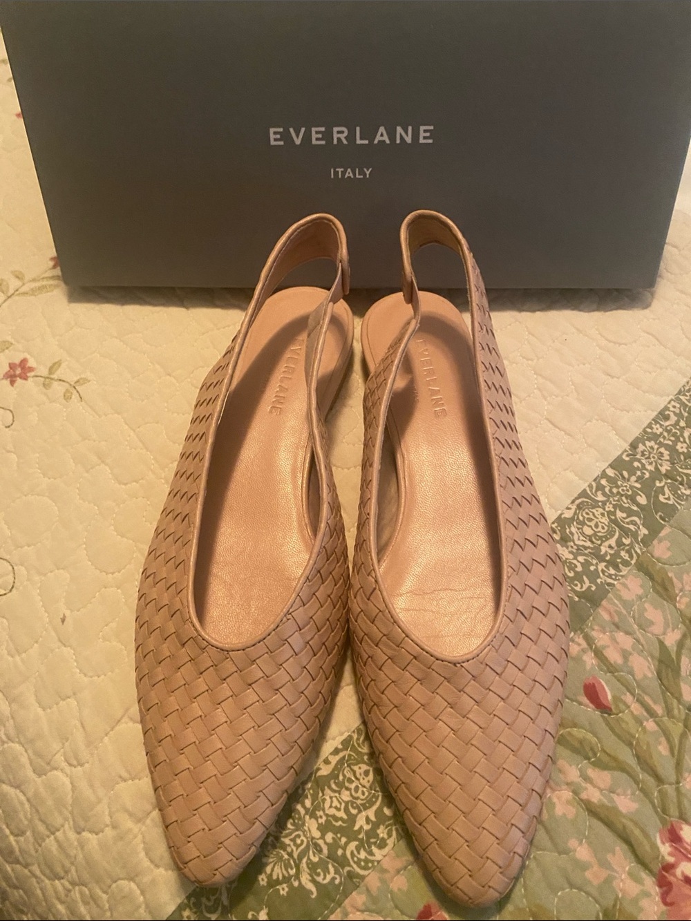 Chic Everlane leather sling back